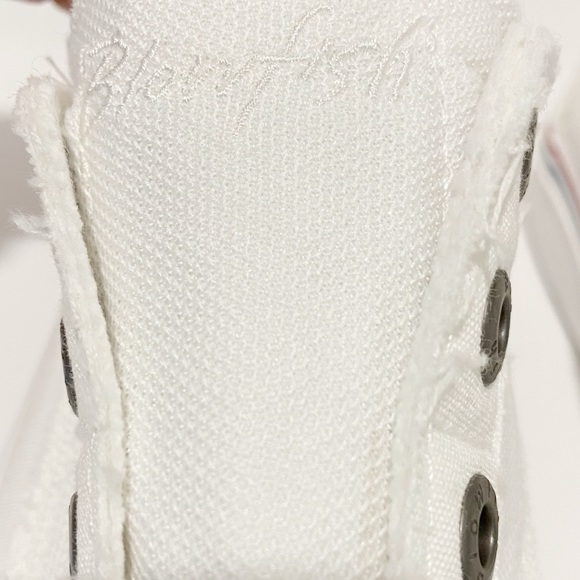 BLOWFISH Women’s White Buzz Canvas Sneakers - New in box - NWT - Picture 6 of 16